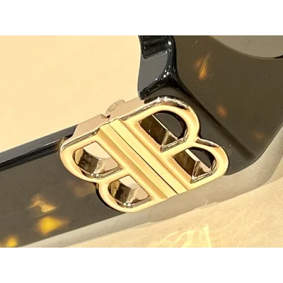 Солнцезащитные очки Balenciaga Temples Decorated By Gold Letters "Black/Brown" фото № 4