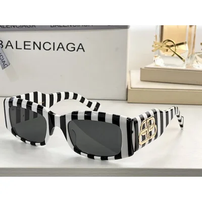 Солнцезащитные очки Balenciaga Big Logo On Temples "Black/White" фото № 2