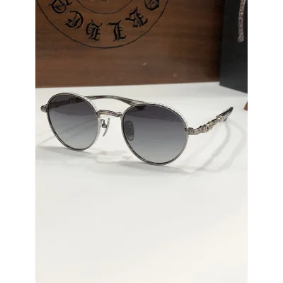 Солнцезащитные очки Chrome Hearts Rounded Shaped And Decorated Temples "Gray/Silver" фото № 2 Солнцезащитные очки Chrome Hearts Rounded Shaped And Decorated Temples "Gray/Silver" фото № 2