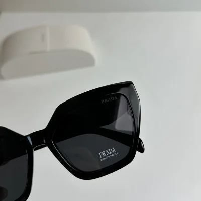 Солнцезащитные очки Prada Logo In Triangle On Side "Black" фото № 5