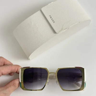 Солнцезащитные очки Prada Wide Lenses Frame With Logo "White" фото № 2 Солнцезащитные очки Prada Wide Lenses Frame With Logo "White" фото № 2