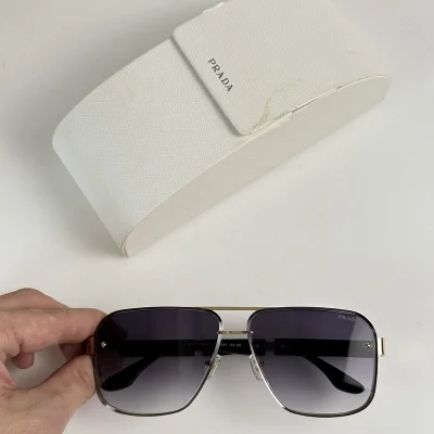 Солнцезащитные очки Prada Inscription On Red Background "Gray/Black" фото № 2