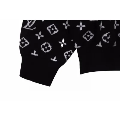 Худи Louis Vuitton With Embroidery "Black" фото № 8 Худи Louis Vuitton With Embroidery "Black" фото № 8