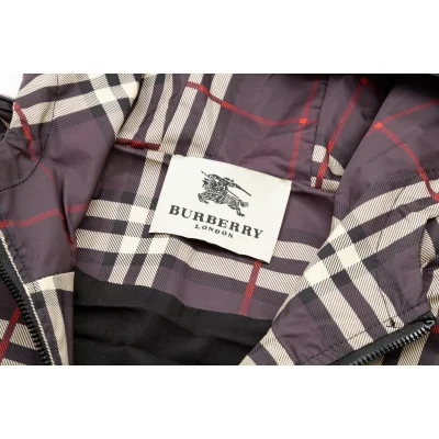 Ветровка Burberry Equestrian Insert "Brown" фото № 3 Ветровка Burberry Equestrian Insert "Brown" фото № 3