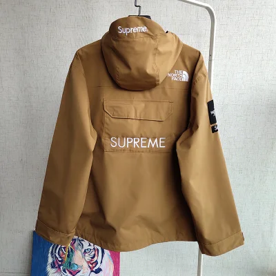 Куртка The North Face X Supreme Logo Large Pockets "Brown" фото № 2