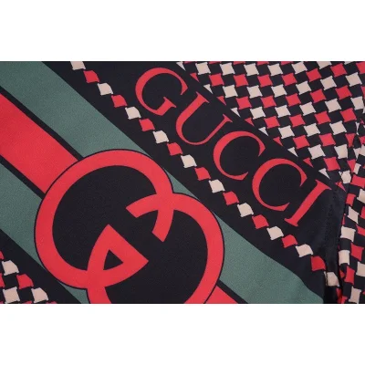 Рубашка Gucci Large Front Logo And Repeating Diamonds "Red" фото № 6