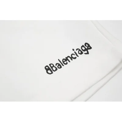 Шорты Balenciaga With A Text Logo In The Corner "White" фото № 7 Шорты Balenciaga With A Text Logo In The Corner "White" фото № 7