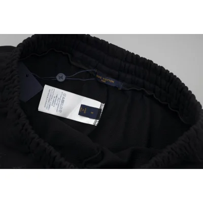 Шорты Louis Vuitton With Half-Painted Emblems "Black" фото № 5 Шорты Louis Vuitton With Half-Painted Emblems "Black" фото № 5