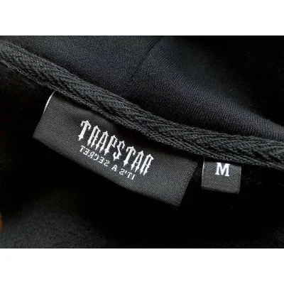 Худи Trapstar Embroidered Front Logo On Multicolor Background With Small Mirror Inscription "Black" фото № 4 Худи Trapstar Embroidered Front Logo On Multicolor Background With Small Mirror Inscription "Black" фото № 4