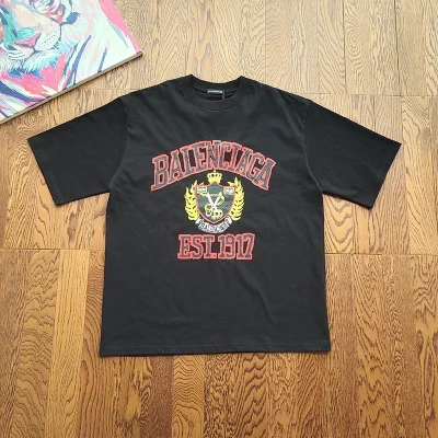 Футболка Balenciaga With The Coat Of Arms Of Designers "Black" фото № 9
