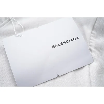Футболка Balenciaga X Arcteryx Survival Of The Fittest "White" фото № 8 Футболка Balenciaga X Arcteryx Survival Of The Fittest "White" фото № 8