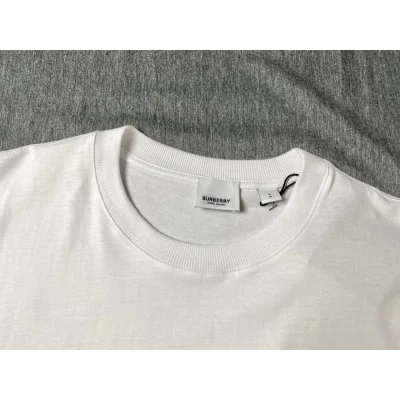 Футболка Burberry Logo With Shadow "White" фото № 2 Футболка Burberry Logo With Shadow "White" фото № 2