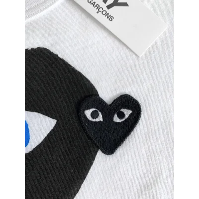 Футболка Comme des Garçons Play Small Black Heart Blue Eyes "White" фото № 3