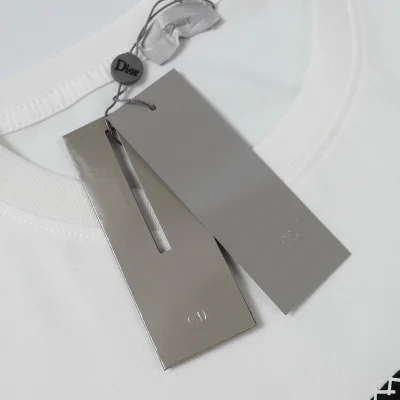 Футболка Dior With Attached Logo "White" фото № 4 Футболка Dior With Attached Logo "White" фото № 4