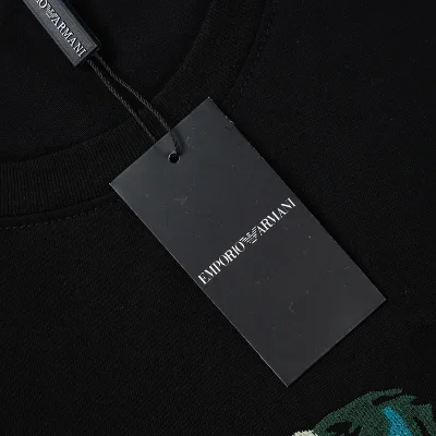 Футболка Emporio Armani With An Embroidered Logo "Black" фото № 4 Футболка Emporio Armani With An Embroidered Logo "Black" фото № 4
