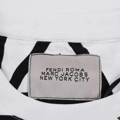 Футболка Fendi Vertical Text Of The Logo "White/Black" фото № 4