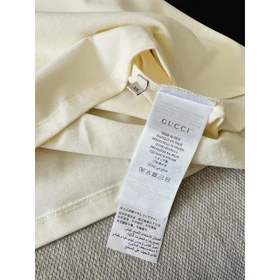 Футболка Gucci Made Of Cotton With Brand Print "Cream" фото № 2 Футболка Gucci Made Of Cotton With Brand Print "Cream" фото № 2