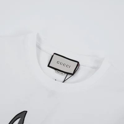 Футболка Gucci Embroidered Hare Print "White" фото № 6 Футболка Gucci Embroidered Hare Print "White" фото № 6