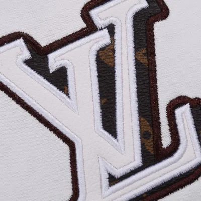 Футболка Louis Vuitton With An Embroidered Logo "White" фото № 7