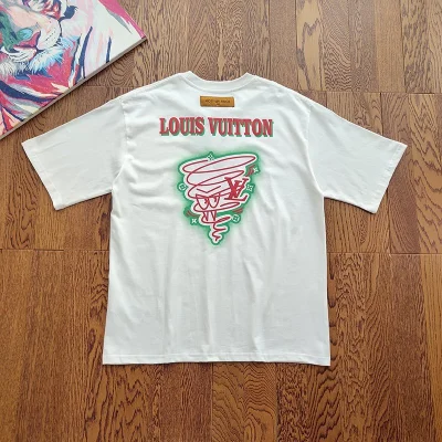 Футболка Louis Vuitton Cotton With Tornado Print "White" фото № 2 Футболка Louis Vuitton Cotton With Tornado Print "White" фото № 2