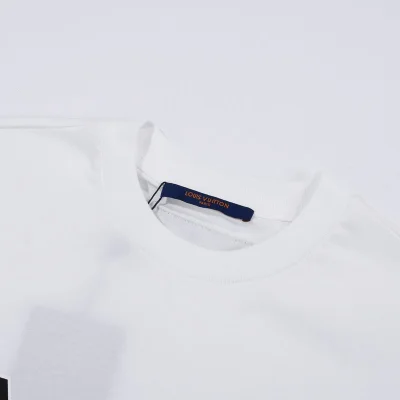 Футболка Louis Vuitton With Black Pocket And Logo "White" фото № 7