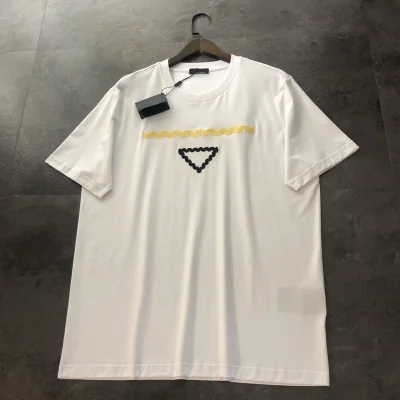 Футболка Prada Linked Logo "White" фото № 9 Футболка Prada Linked Logo "White" фото № 9