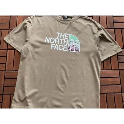 Футболка The North Face Logo With Small Mountain Print "Green" фото № 2 Футболка The North Face Logo With Small Mountain Print "Green" фото № 2