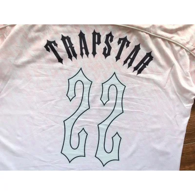 Футболка Trapstar Background From Repeating Small Logos "White" фото № 6 Футболка Trapstar Background From Repeating Small Logos "White" фото № 6