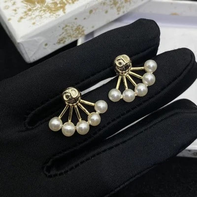 Серьги Dior Decoration With Ball - Seashell "Gold" фото № 4