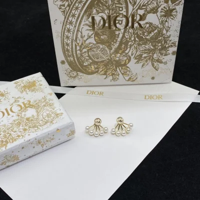 Серьги Dior Decoration With Ball - Seashell "Gold" фото № 6