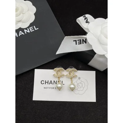 Серьги Chanel Logo Symbol With Pearl "Gold" фото № 6