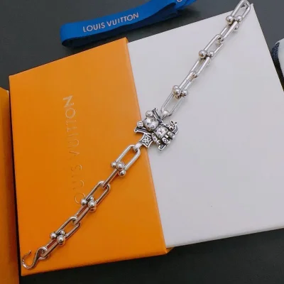 Подвеска Louis Vuitton Dragon Before Logo "Silver" фото № 5 Подвеска Louis Vuitton Dragon Before Logo "Silver" фото № 5