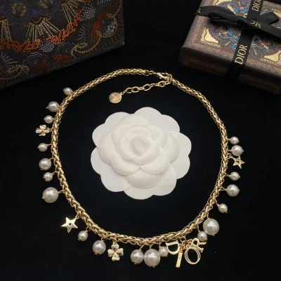 Ожерелье Dior Pearl And Logo Decorated "Gold" фото № 2