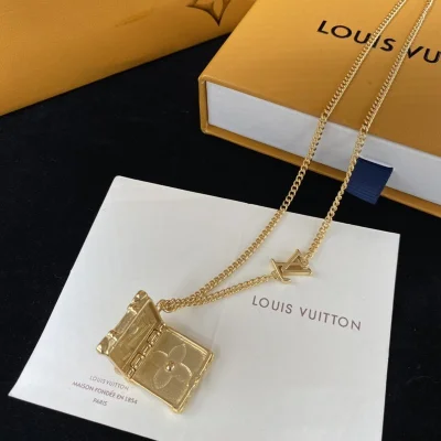 Подвеска Louis Vuitton Decoration With Logo - Bag "Gold" фото № 2