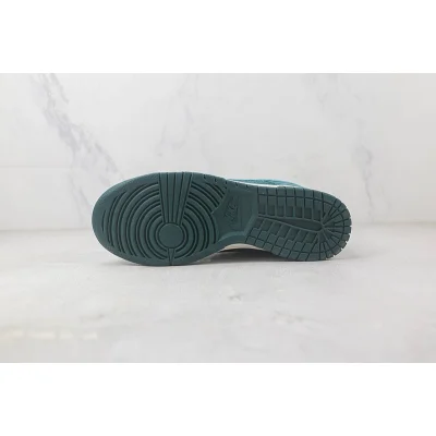 Nike SB Dunk Low "Green Velvet" фото № 9