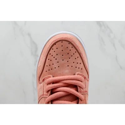 Nike SB Dunk Low "Pink Pig" фото № 3