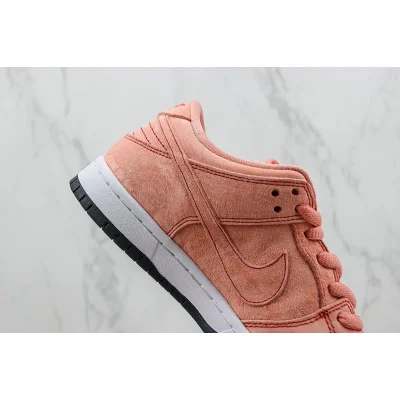 Nike SB Dunk Low "Pink Pig" фото № 4