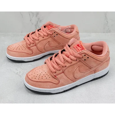Nike SB Dunk Low "Pink Pig" фото № 5