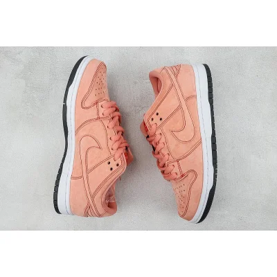 Nike SB Dunk Low "Pink Pig" фото № 7