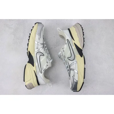 Nike Runtekk "Summit White/Metallic Silver" фото № 7