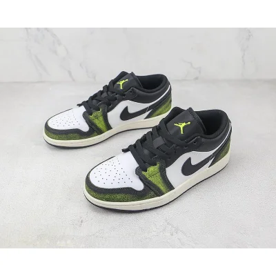 Air Jordan 1 Low "Wear Away Electric Green" фото № 5 Air Jordan 1 Low "Wear Away Electric Green" фото № 5