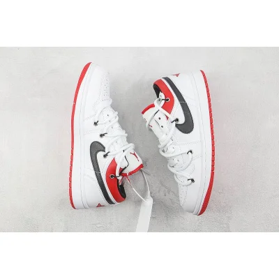 Air Jordan 1 Low "White/University Red" фото № 6 Air Jordan 1 Low "White/University Red" фото № 6