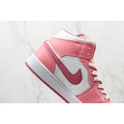 Air Jordan 1 Mid "Valentine’s Day" фото № 4 Air Jordan 1 Mid "Valentine’s Day" фото № 4