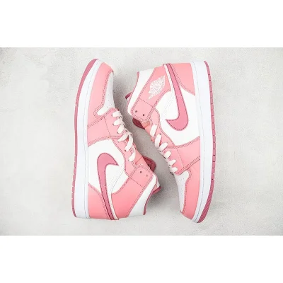 Air Jordan 1 Mid "Valentine’s Day" фото № 6 Air Jordan 1 Mid "Valentine’s Day" фото № 6