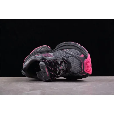 Balenciaga Track Sneaker "Retro Dad" фото № 3 Balenciaga Track Sneaker "Retro Dad" фото № 3