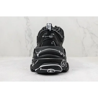 Balenciaga Triple S "Painted Black" фото № 9 Balenciaga Triple S "Painted Black" фото № 9