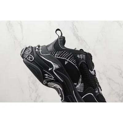 Balenciaga Triple S "Painted Black" фото № 4 Balenciaga Triple S "Painted Black" фото № 4