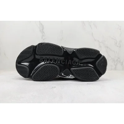 Balenciaga Triple S "Painted Black" фото № 8 Balenciaga Triple S "Painted Black" фото № 8