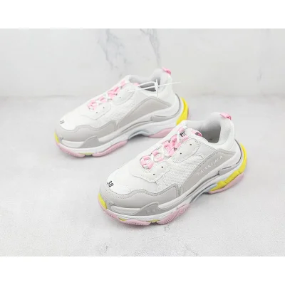 Balenciaga Triple S "White/Grey" фото № 5 Balenciaga Triple S "White/Grey" фото № 5