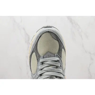 New Balance 2002R "Beige/Grey" фото № 4 New Balance 2002R "Beige/Grey" фото № 4